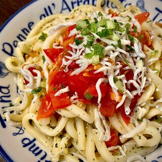 完熟トマトとしらすのぶっかけしそ風味うどん